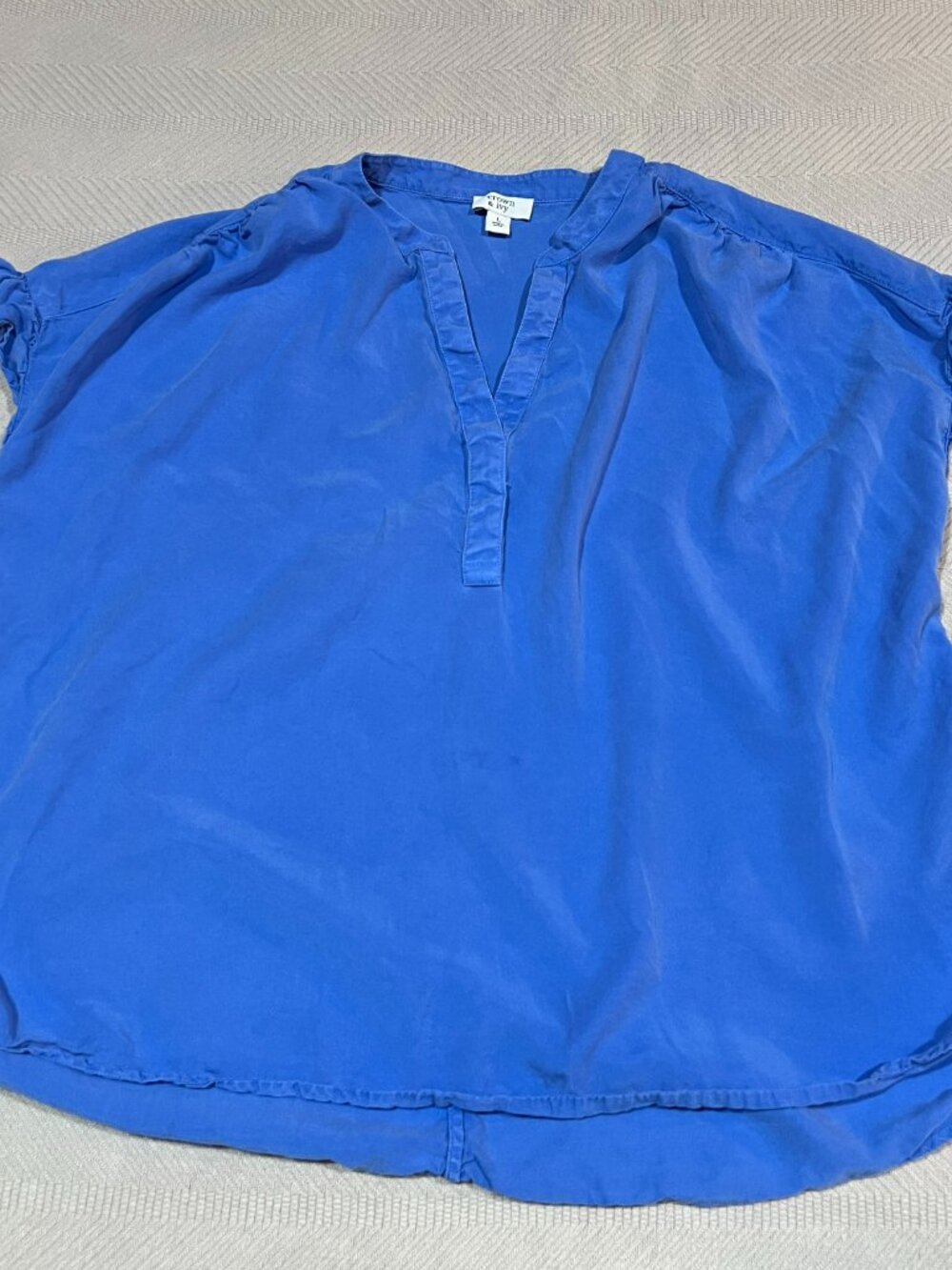 Women's Crown & Ivy Blue V-neck Ruffle Cap Sleeve Pullover Blouse Size Large - Picture 6 of 6
